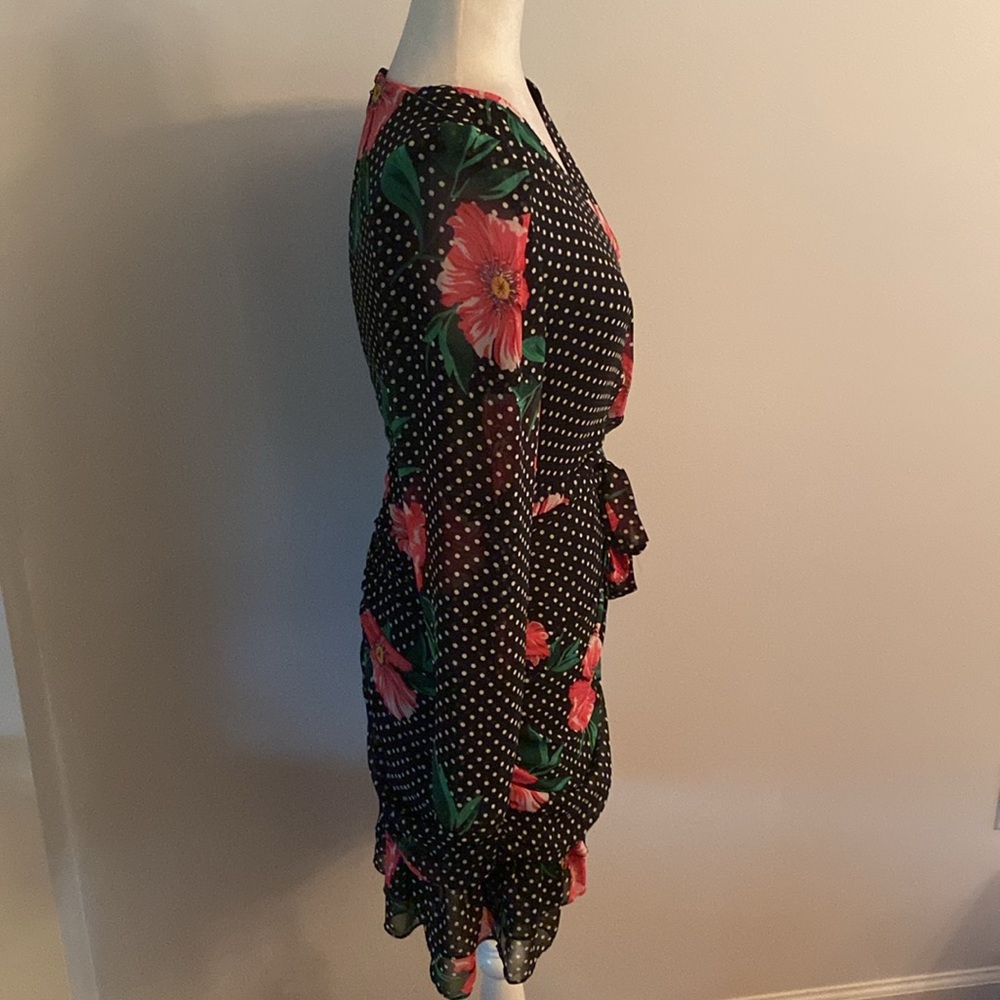 BCBGMAXAZRIA size 4 excellent condition dress - Picture 4 of 11